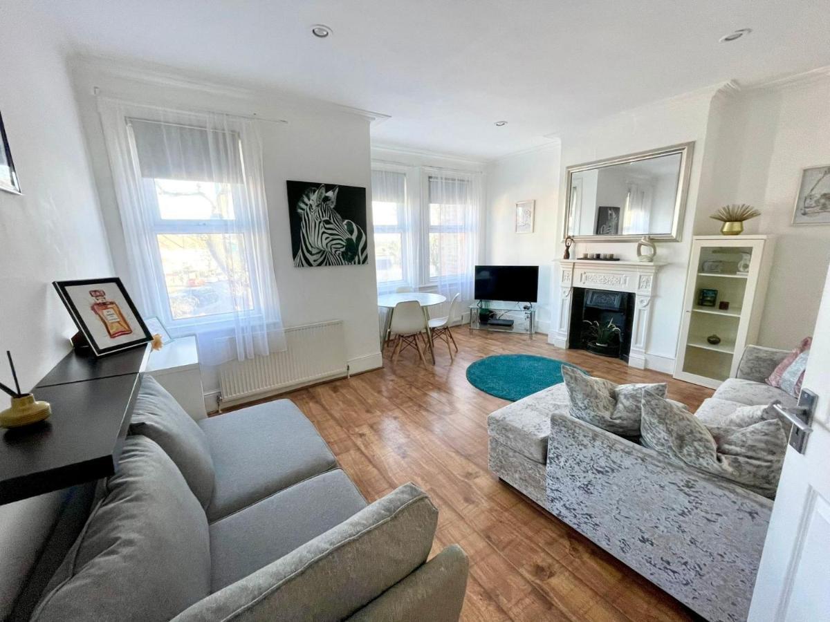 Large 3 Bedroom Modern Apartment Close To Central London Финчли Екстериор снимка